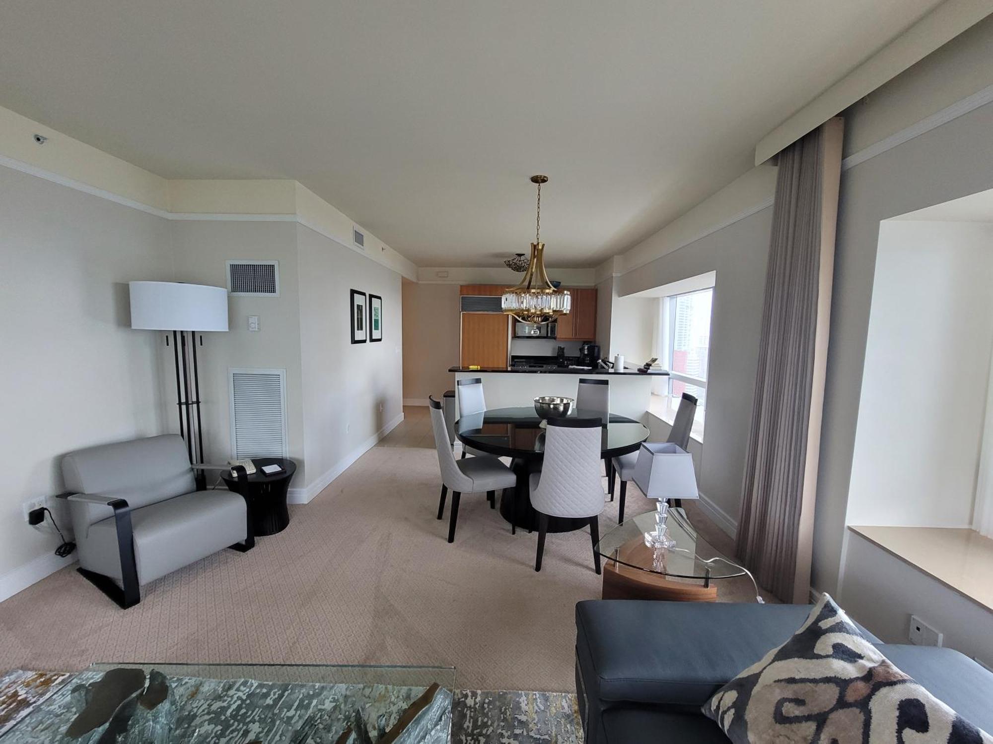 2 Bedroom Or King Four Seasons Free Wi-fi & Free Parking